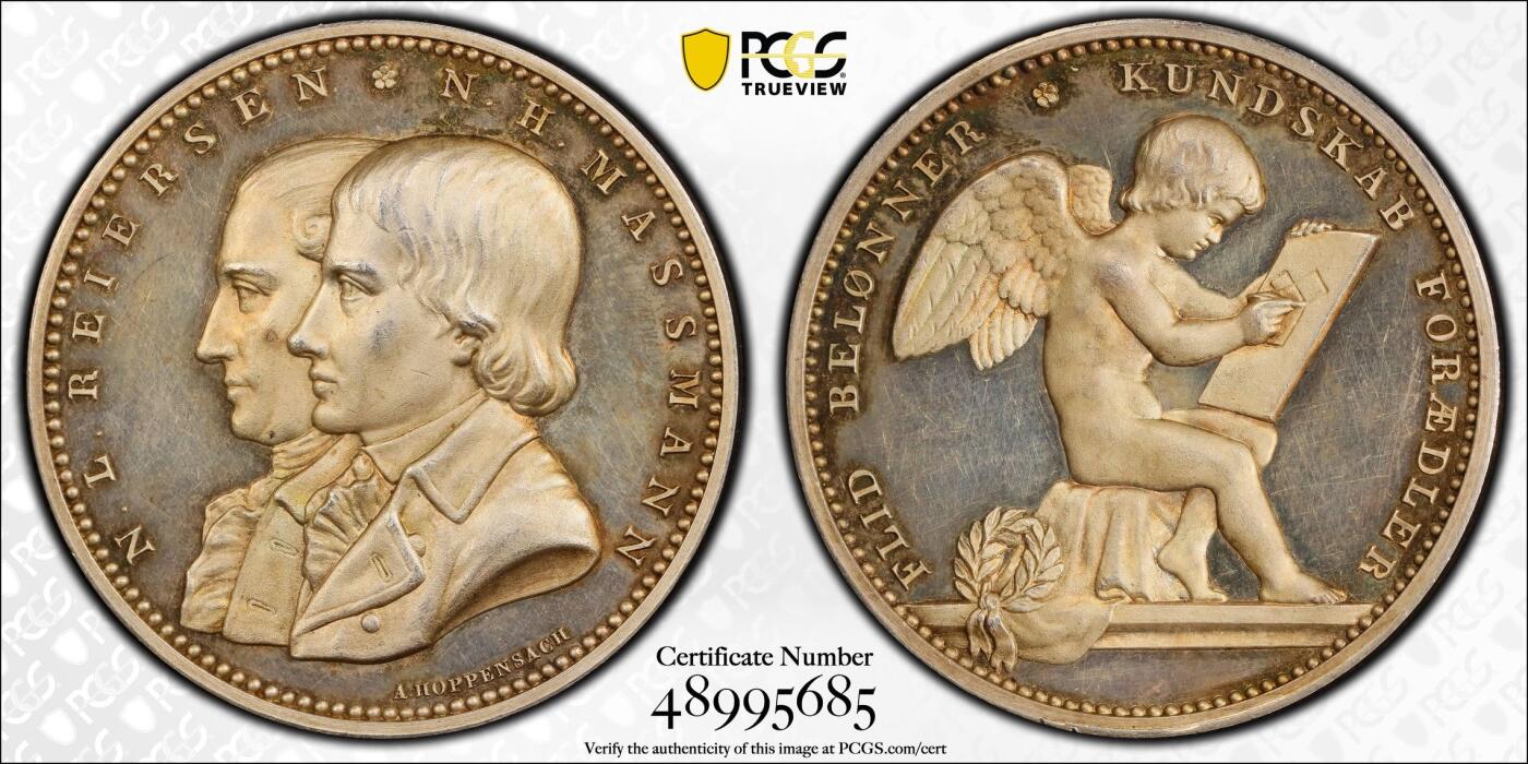 万国钱币拍卖第028期（花前月下●同享良章美币） PCGS SP63 唯一记录1887年丹麦汉斯-马斯曼主日学校银质大奖章，加厚评级盒！超厚重的北欧大银章，背面勤学的小天使图案非常可爱 。42MM 44G