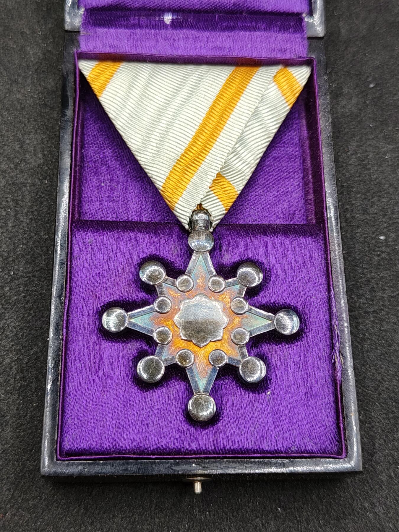 全场0元起拍 第169期 咸鱼国勋章拍卖专场 6月30日（周日）下午6：00开始 日本战时八等瑞宝章银制带盒