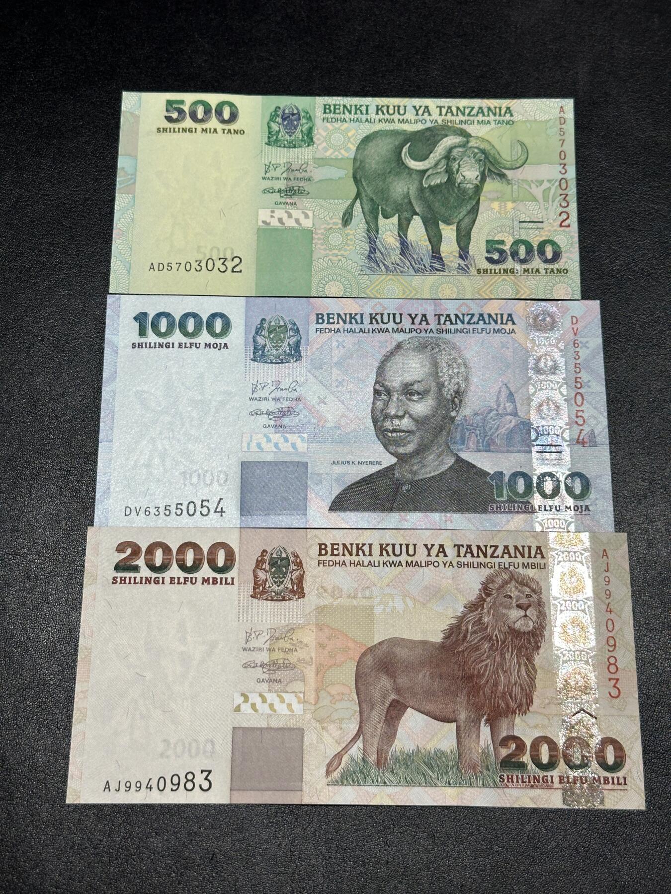 《外钞收藏家》第三百八十三期 坦桑尼亚500、1000、2000面额 三张一起 全新UNC