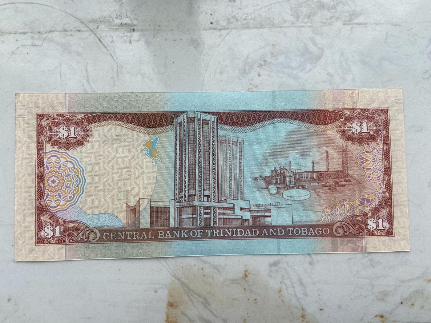 【炜奕收藏】裸钞专场第九期 特立尼达和多巴哥1元，AU品相，右侧边有瑕疵