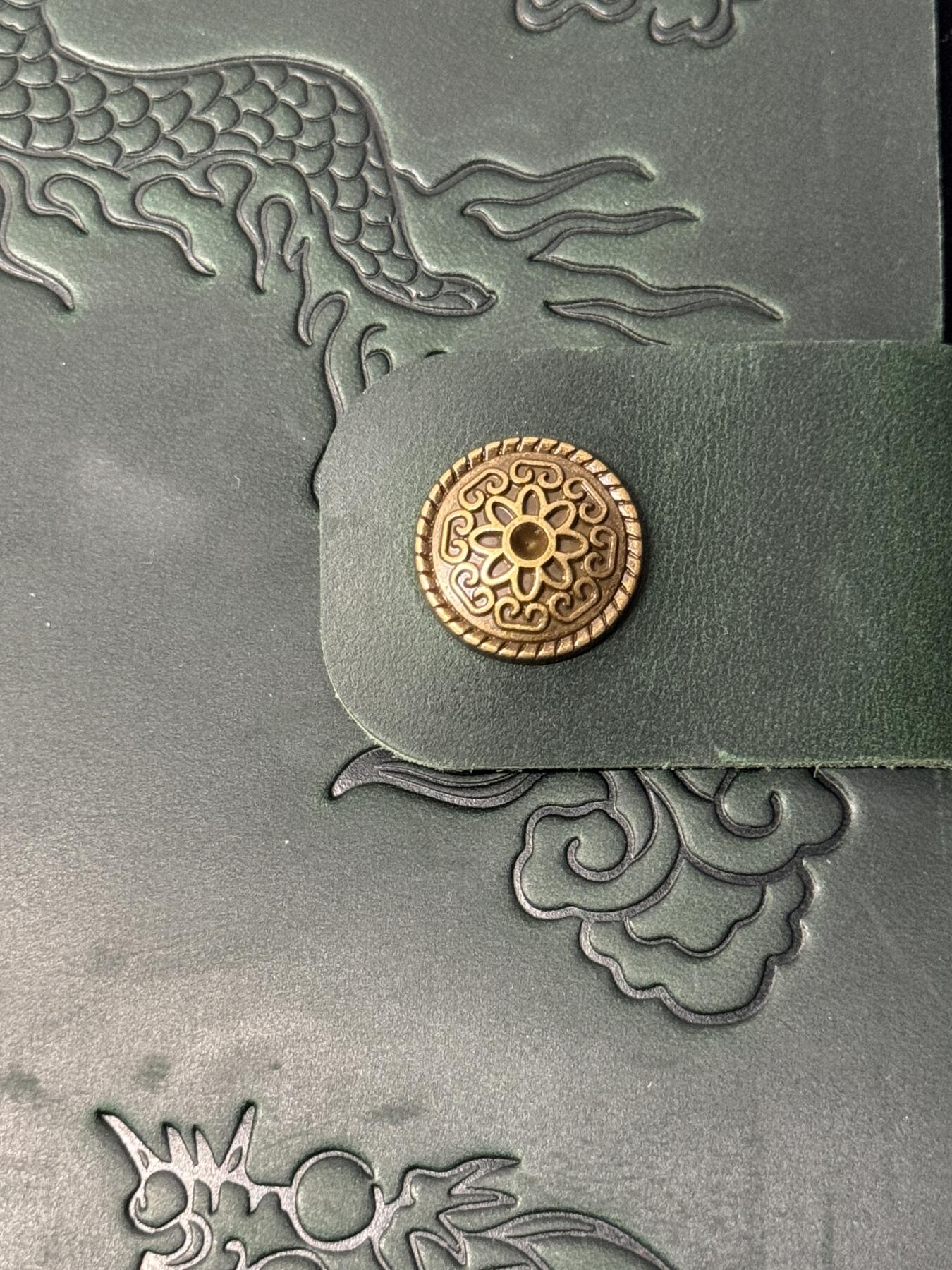 白泽拍卖卡牌专场第4期（六月精阳） 2023 文轩 牛皮真皮卡册，古典金属护角，A4大尺寸，D扣，25张九宫内页