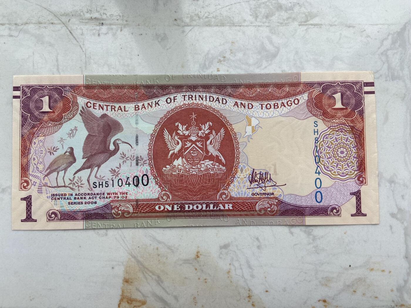 【炜奕收藏】裸钞专场第九期 特立尼达和多巴哥1元，AU品相，右侧边有瑕疵