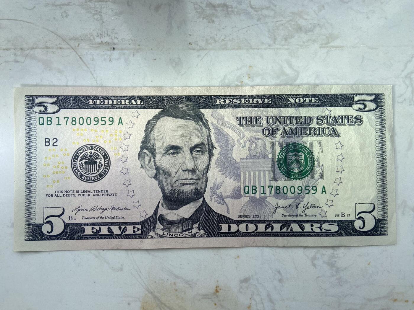 【炜奕收藏】裸钞专场第九期 5美元，unc-品相，边角轻微折痕