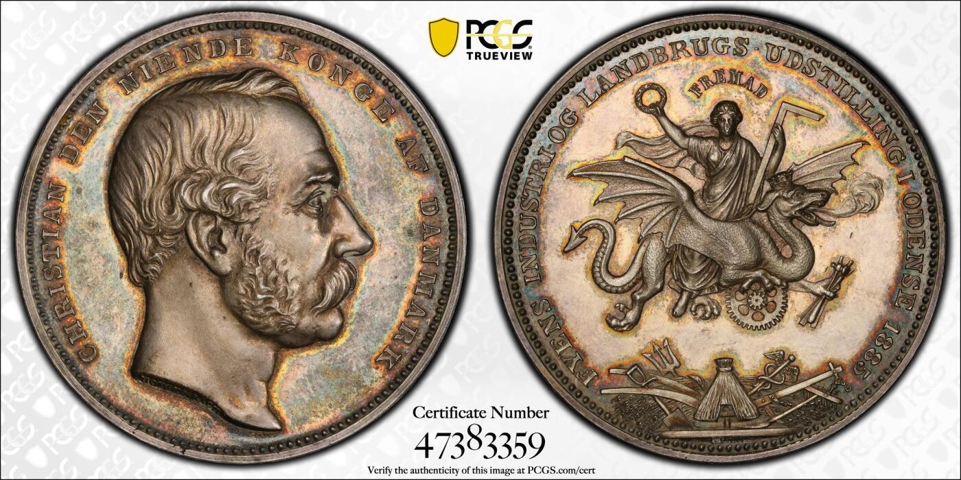 万国钱币拍卖第028期（花前月下●同享良章美币） PCGS SP62  唯一记录1885年丹麦国王克里斯蒂安九世像欧塞登工业与农业博览会纪念大银章 典型的北欧银章 ，背面北欧飞龙形象罕见又经典。实物超厚重，加厚评级盒！	43MM 45G