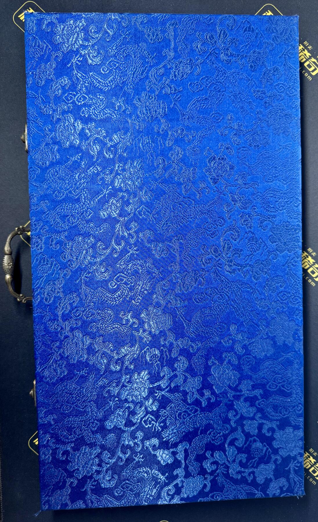 白泽拍卖卡牌专场第4期（六月精阳） 2024 李云中手绘画 周泰 25.5cm*10.5cm 已装裱礼盒封装 送周泰云中签名粗闪卡