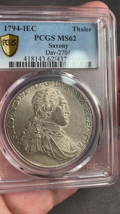 万国钱币拍卖第028期（花前月下●同享良章美币） PCGS MS62 1794年德国萨克森皇冠大泰勒 所谓的“半机制”币工艺巅峰之作 常见都有不少减重痕 此枚状态极佳 收藏良品