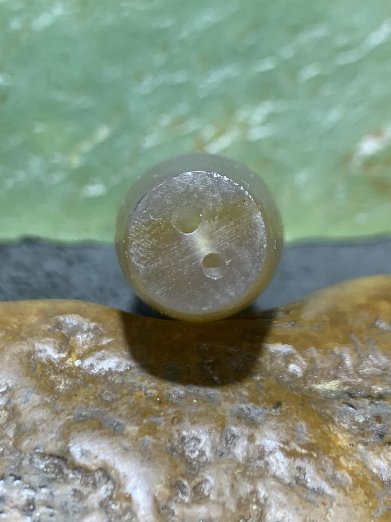精美亚光高玉化巴西玛瑙手工俏色巧雕喜鹊登枝吊坠一个！