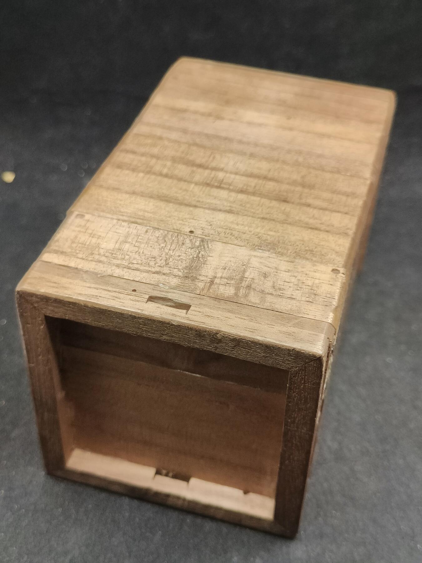 全场0元起拍 第169期 咸鱼国勋章拍卖专场 6月30日（周日）下午6：00开始 日本战时小瓷瓶