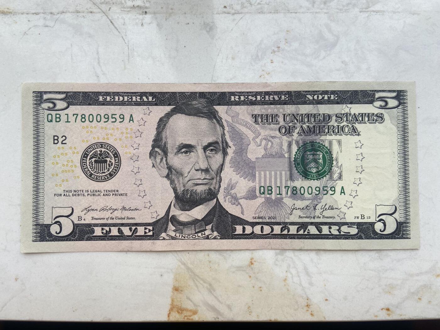 【炜奕收藏】裸钞专场第九期 5美元，unc-品相，边角轻微折痕