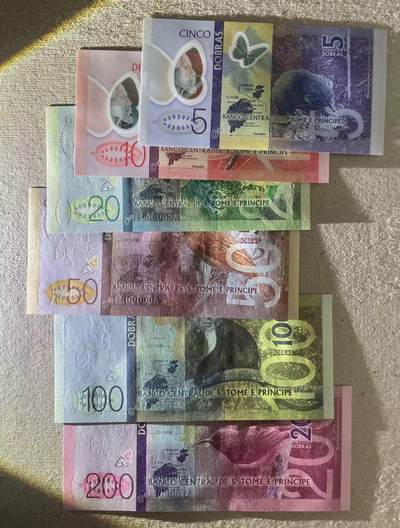 【Blue Auction】✨世界纸币精拍第498期【精】 【一组6张AA-AF冠全同212小号套】圣多美和普林西比 2015年5-200多布拉 全新UNC