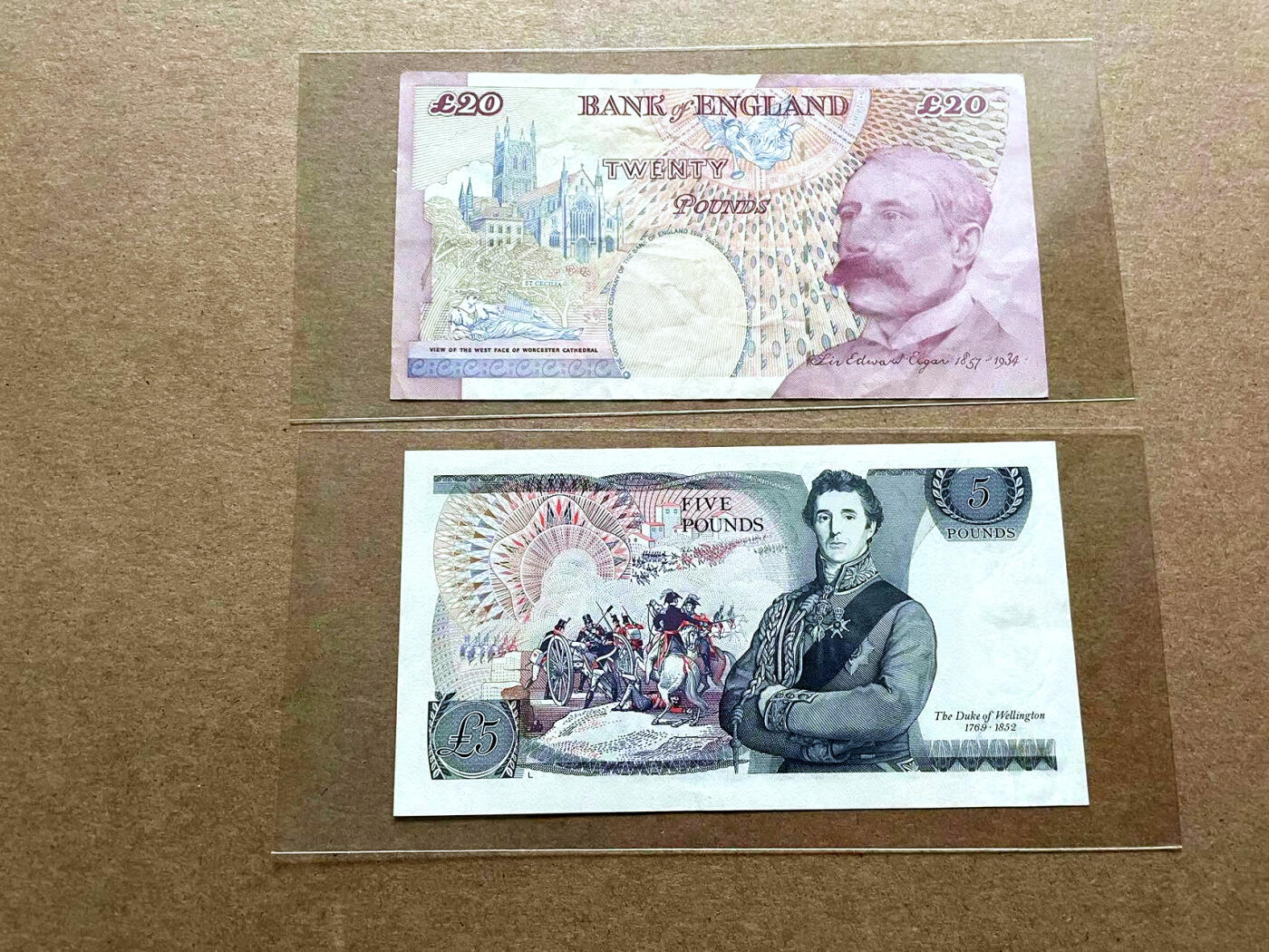 【Blue Auction】✨世界纸币精拍第498期【精】 【一组2张】英国E序列20镑&D序列5镑 品相如图 