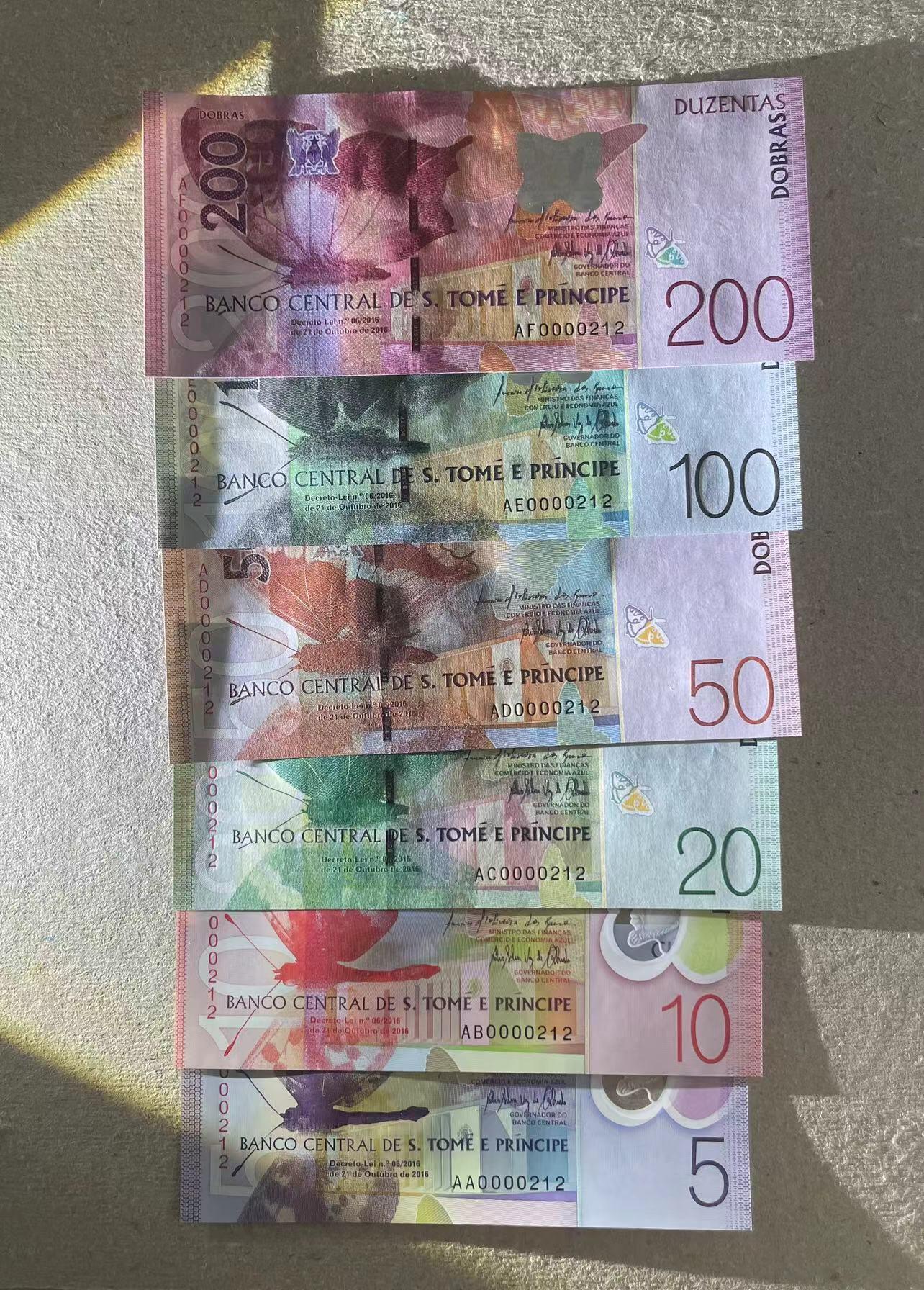 【Blue Auction】✨世界纸币精拍第498期【精】 【一组6张AA-AF冠全同212小号套】圣多美和普林西比 2015年5-200多布拉 全新UNC