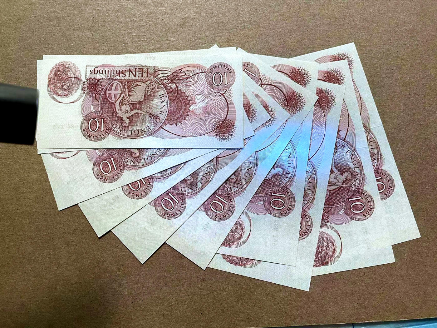 【Blue Auction】✨世界纸币精拍第498期【精】 【一组10张】英国 C序列10先令 UNC/UNC-