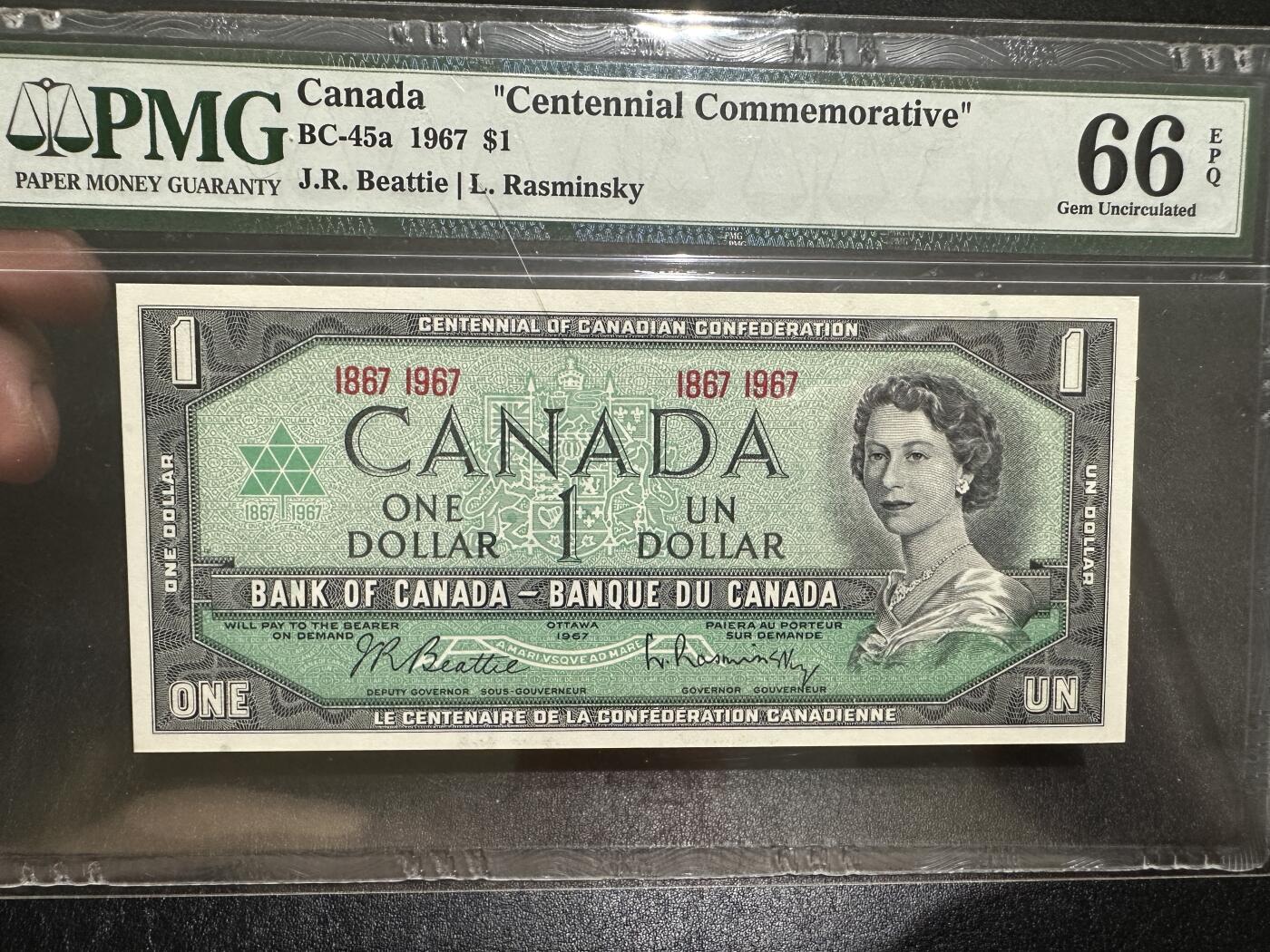 《外钞收藏家》第三百八十五期 1967年加拿大1加元 PMG66 纪念钞