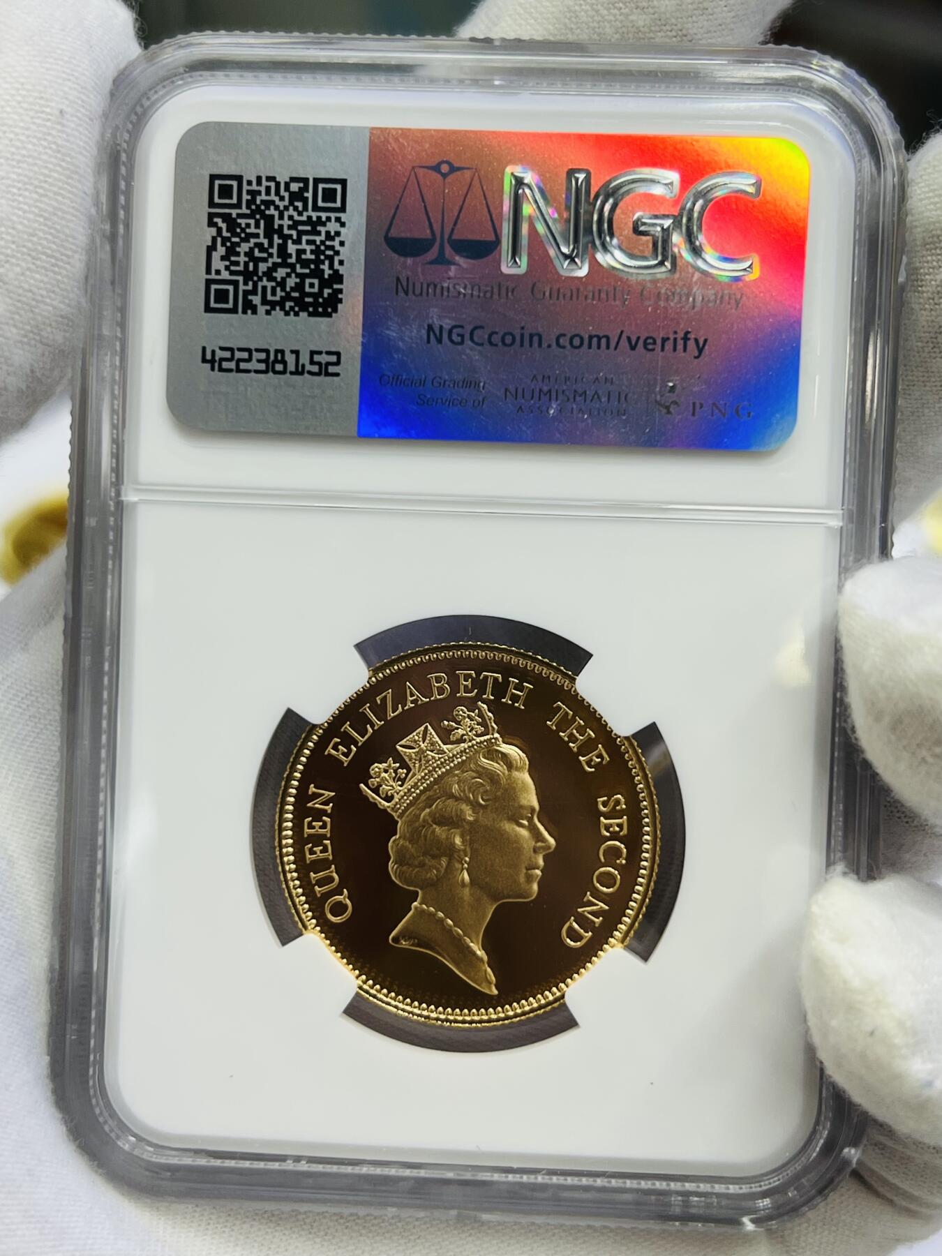 大中华拍卖第747期 1986英女王访香港纪念精制金币NGC70分冠军分
