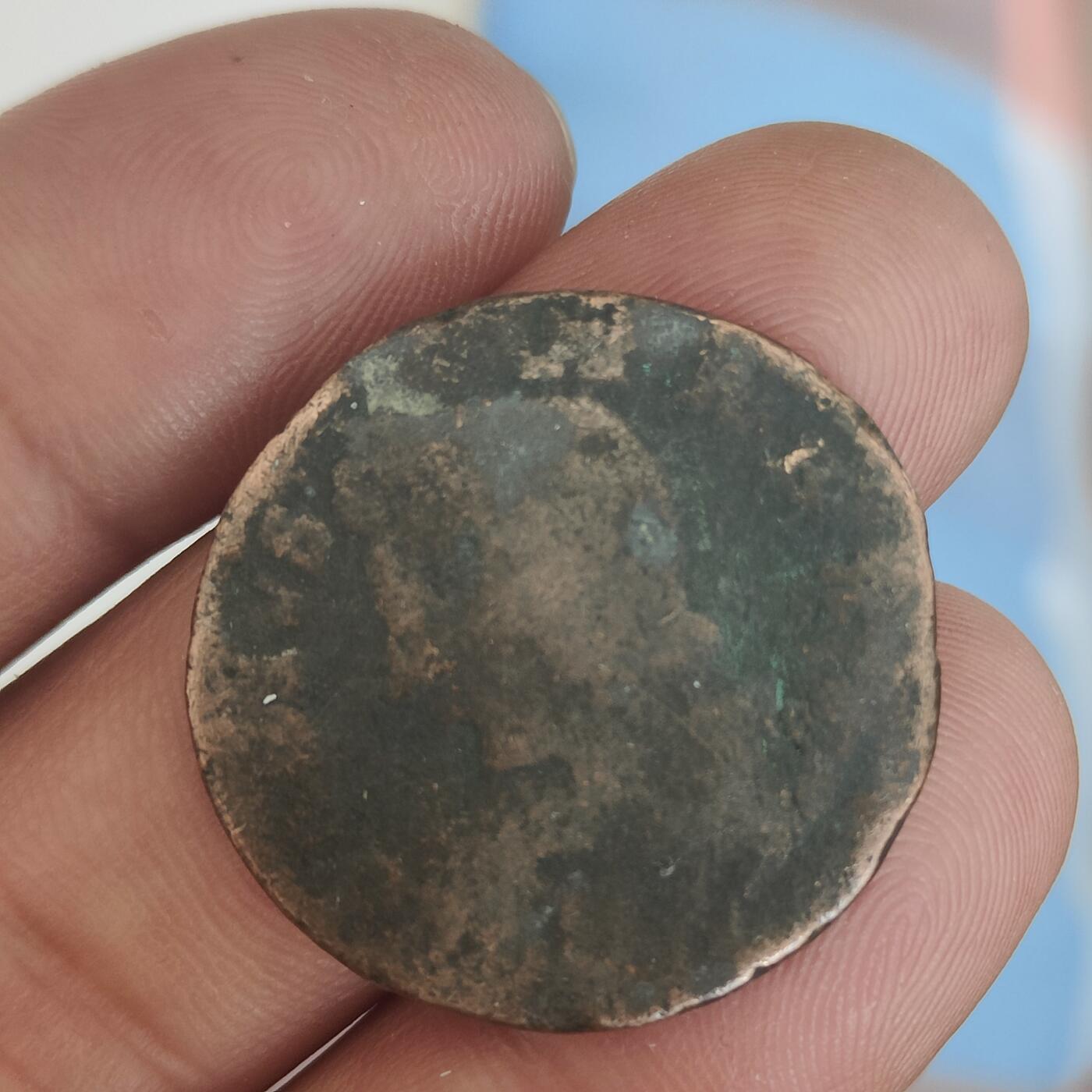 英雄古币捡漏专场第一期无押金可累计捡漏，全场50包邮，偏远地区除外。 17世纪老铜币。