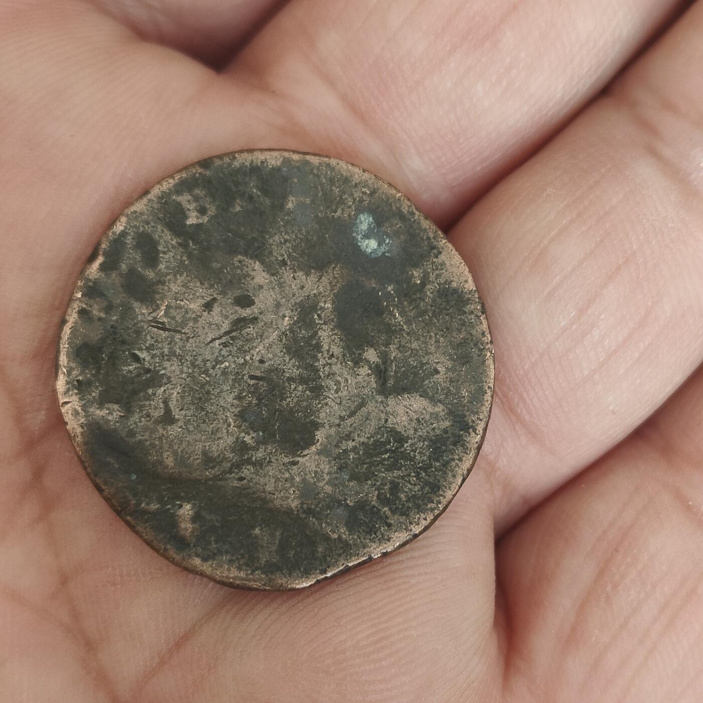 英雄古币捡漏专场第一期无押金可累计捡漏，全场50包邮，偏远地区除外。 17世纪老铜币。