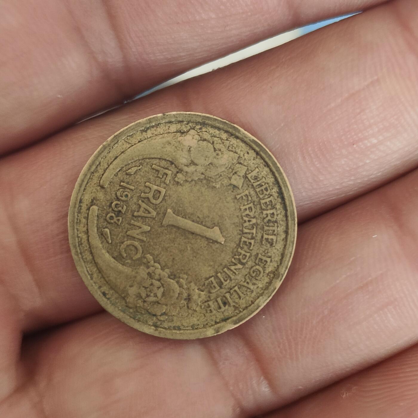 英雄古币捡漏专场第一期无押金可累计捡漏，全场50包邮，偏远地区除外。 法国一法郎。