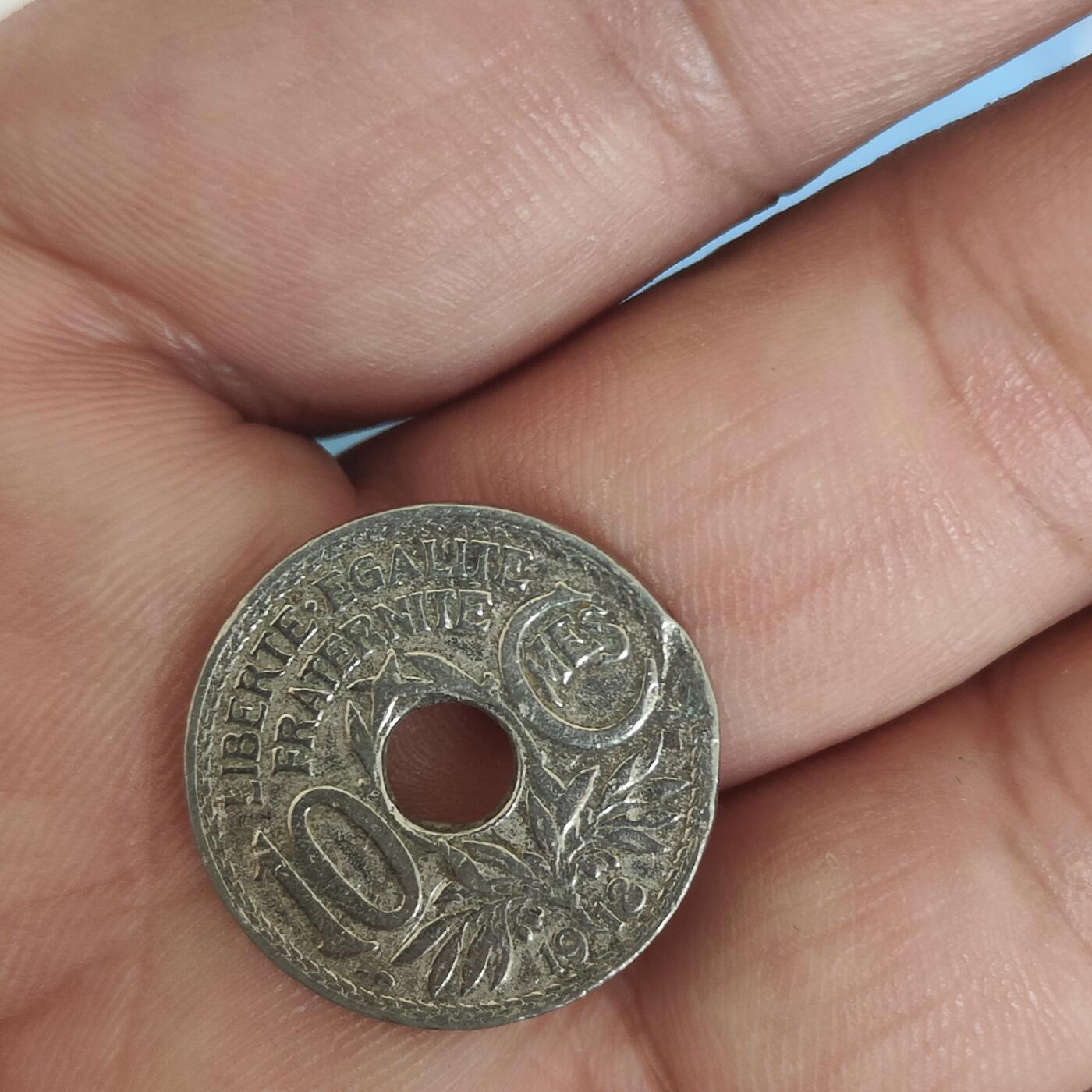 英雄古币捡漏专场第一期无押金可累计捡漏，全场50包邮，偏远地区除外。 法国十分