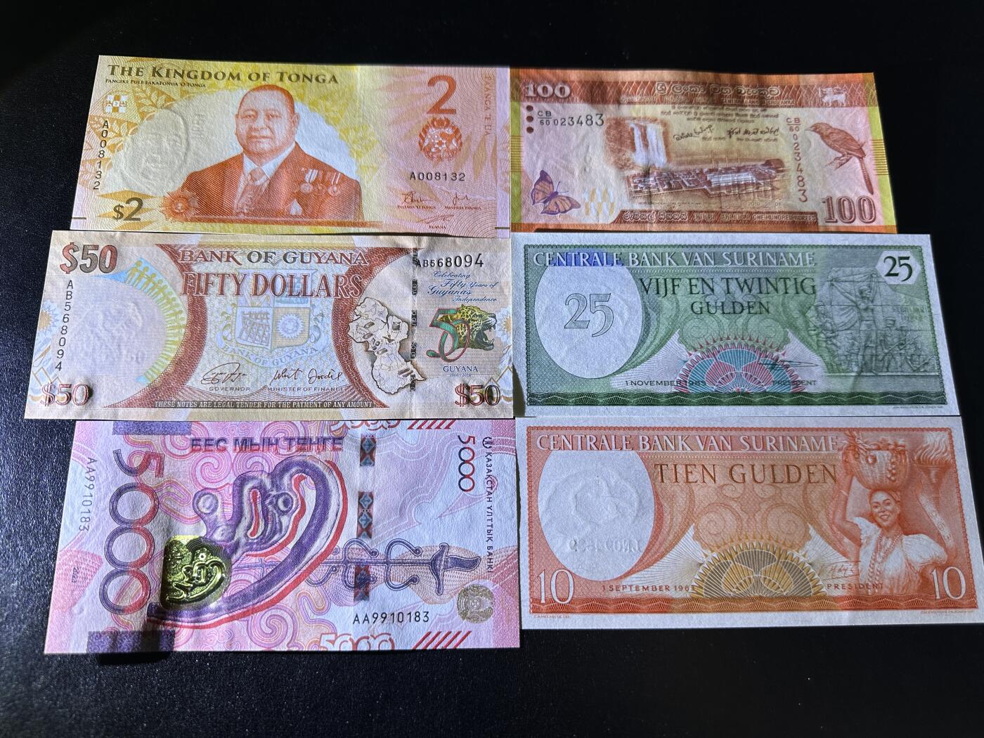 《外钞收藏家》第三百八十五期 精美裸币 6张一起 全新UNC