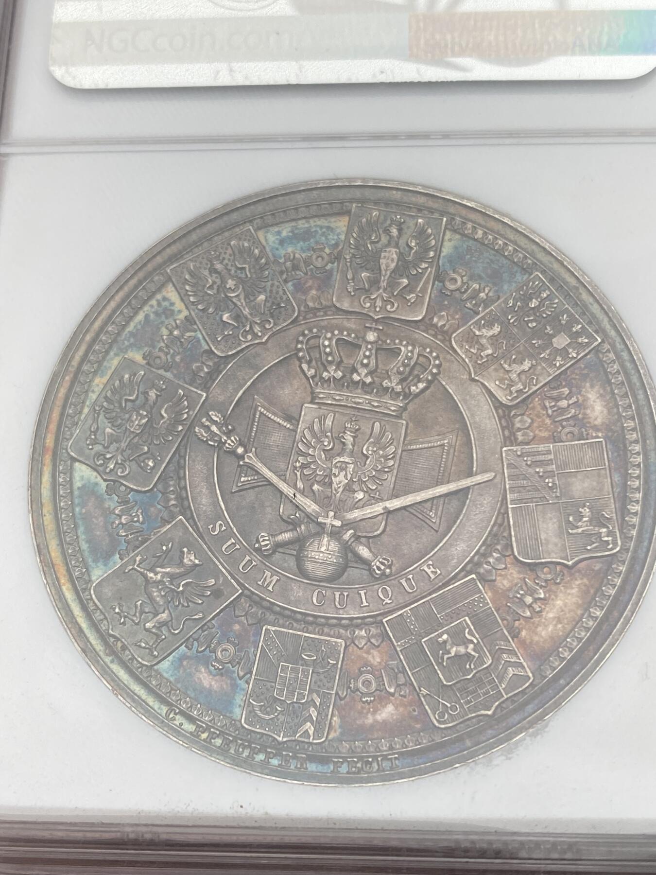 万国钱币拍卖第028期（花前月下●同享良章美币） NGC MS64 1840年德国普鲁士威廉四世克承大统继国王位加冕纪念大银章 焕蓝彩加持 普鲁士经典名誉加冕系列的开山之作 后续的威廉一世 二世均以此设计为蓝本 