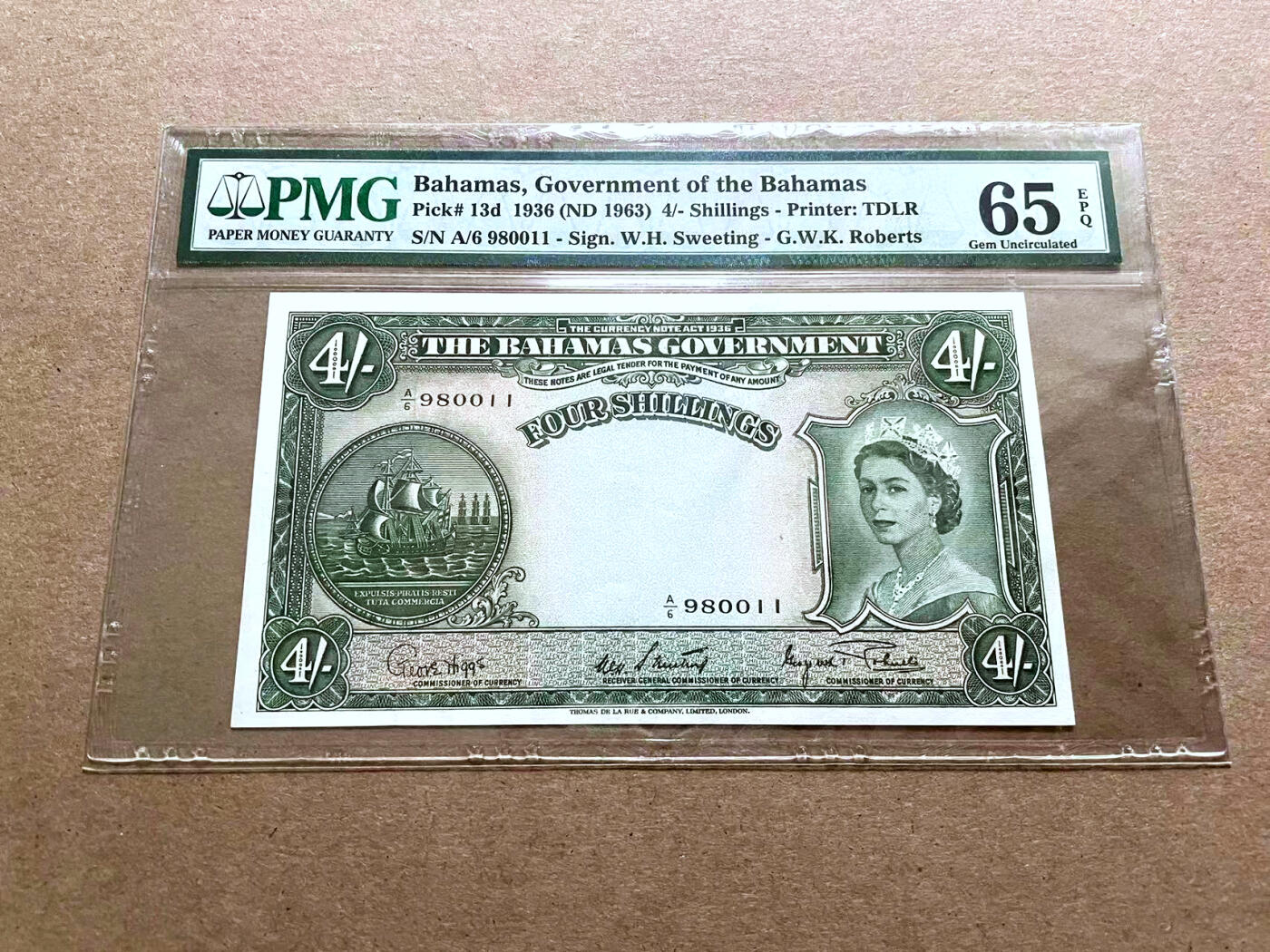 【Blue Auction】✨世界纸币精拍第500期盛典——白金之夜🔥🔥🔥 B-【倒置号】巴哈马 1963年4先令 PMG65EPQ 绝品 大冠女王