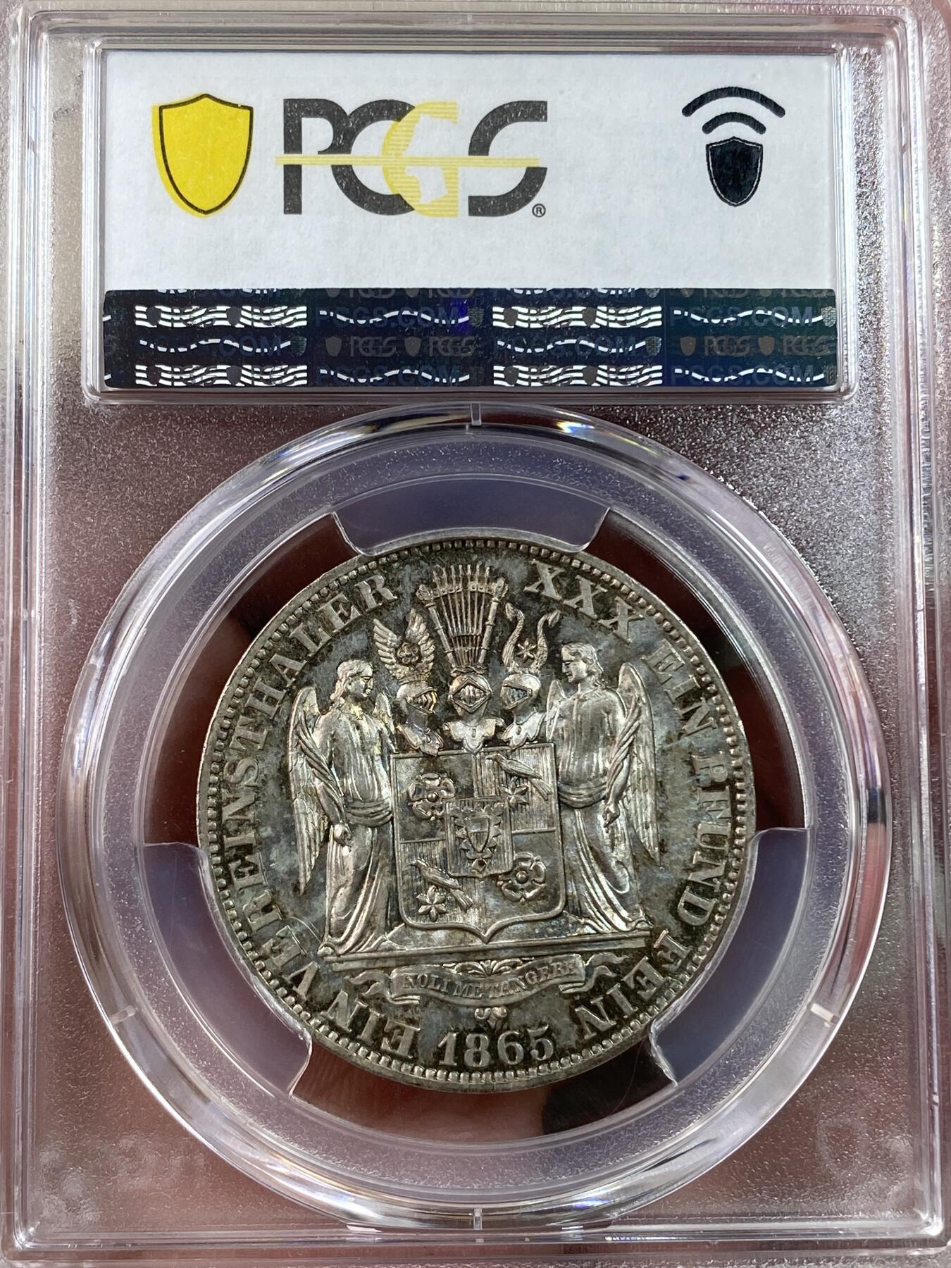 万国钱币拍卖第028期（花前月下●同享良章美币） PCGS MS65 1865年德国绍姆堡-利普天使1泰勒 单年发行7000枚的小邦天使泰勒 汉诺威厂的巅峰之作 无论彩虹般的包浆还是镜子般的底板都将这枚泰勒勾勒为完美的完全体收藏品 PCGS唯二冠军分