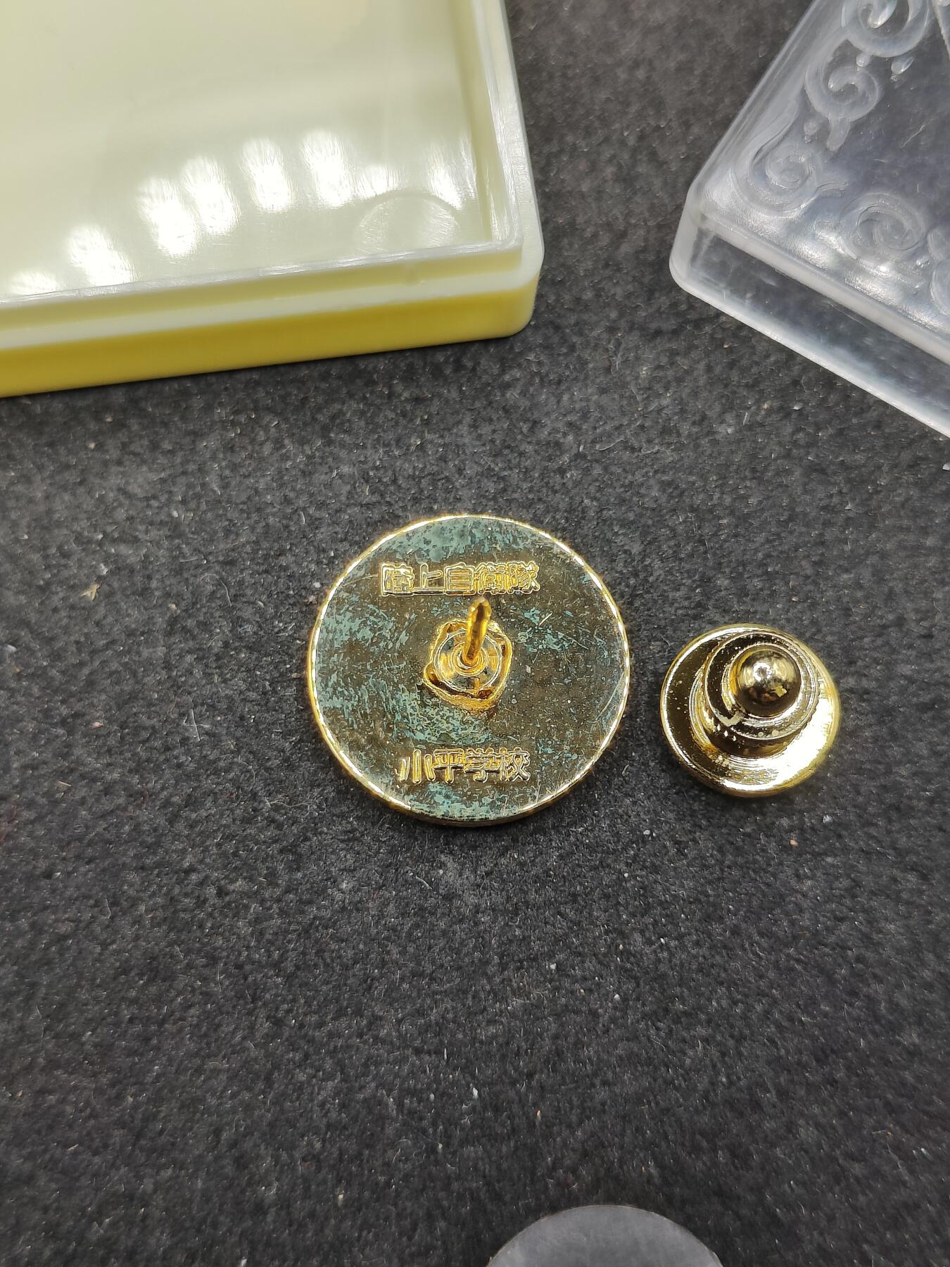 全场0元起拍 第170期 咸鱼国勋章拍卖专场 7月3日（周三）下午6：00开始 日本陆自学校徽章