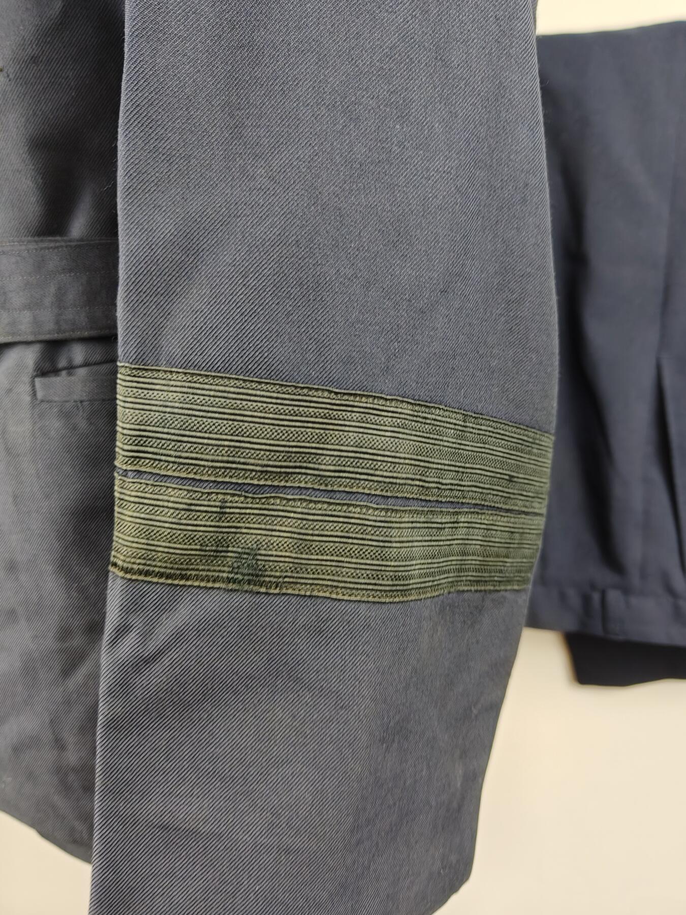 全场0元起拍 第170期 咸鱼国勋章拍卖专场 7月3日（周三）下午6：00开始 日本早期 消防团团长制服一套 胸围105 肩宽48 衣长70 袖长56 腰围98 裤长100