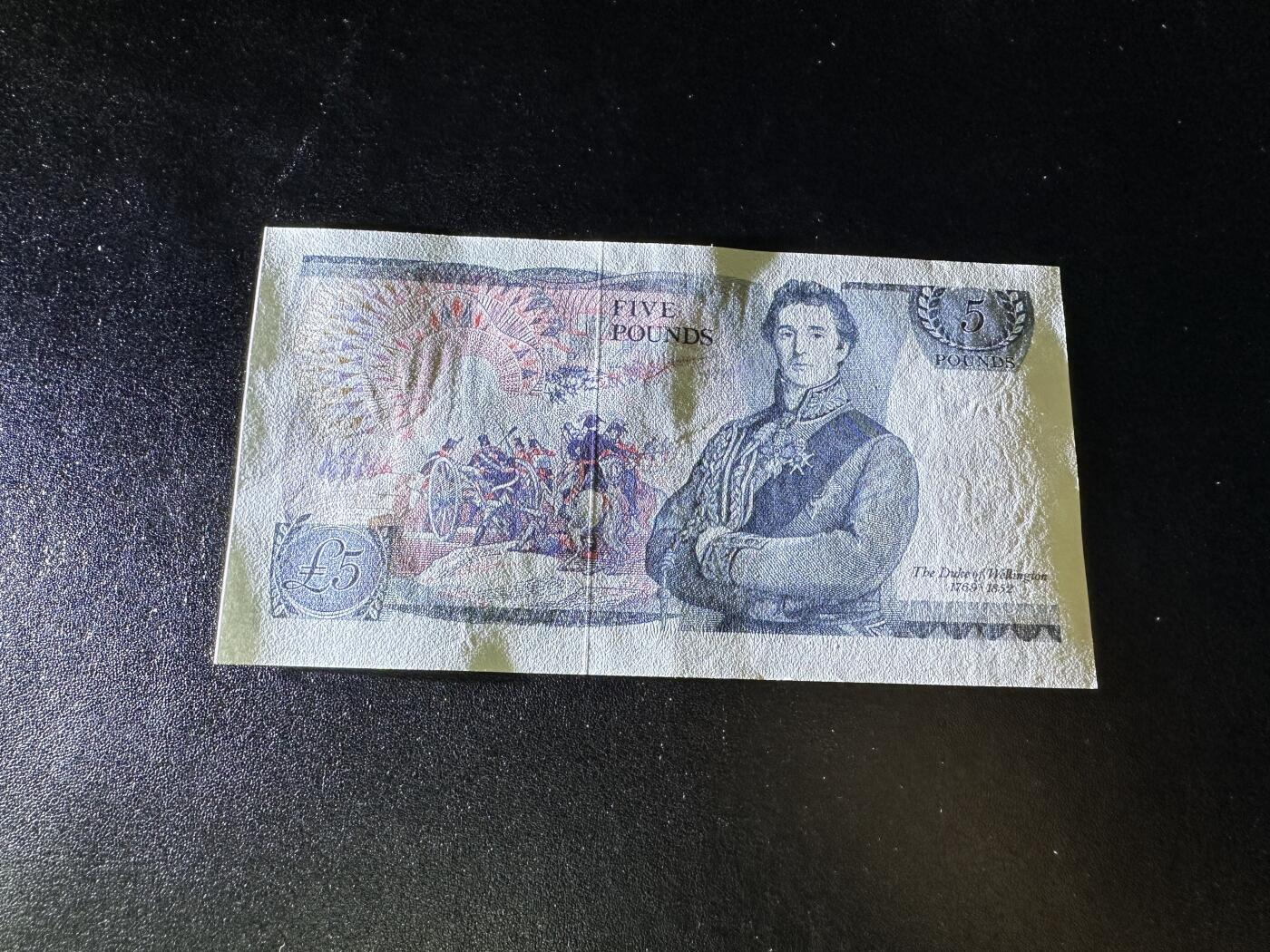 《外钞收藏家》第三百八十五期 英国D序列5镑 全新