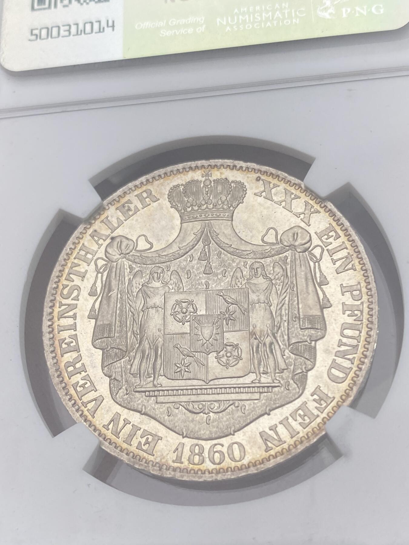 万国钱币拍卖第028期（花前月下●同享良章美币） NGC MS64 1860年德国绍姆堡-利普天使流通1泰勒 单年发行8356枚 天使泰勒的开山之作 创意来自《圣经·新约》一左一右守护利普盾徽 金彩裹身镜面加持 不可多得