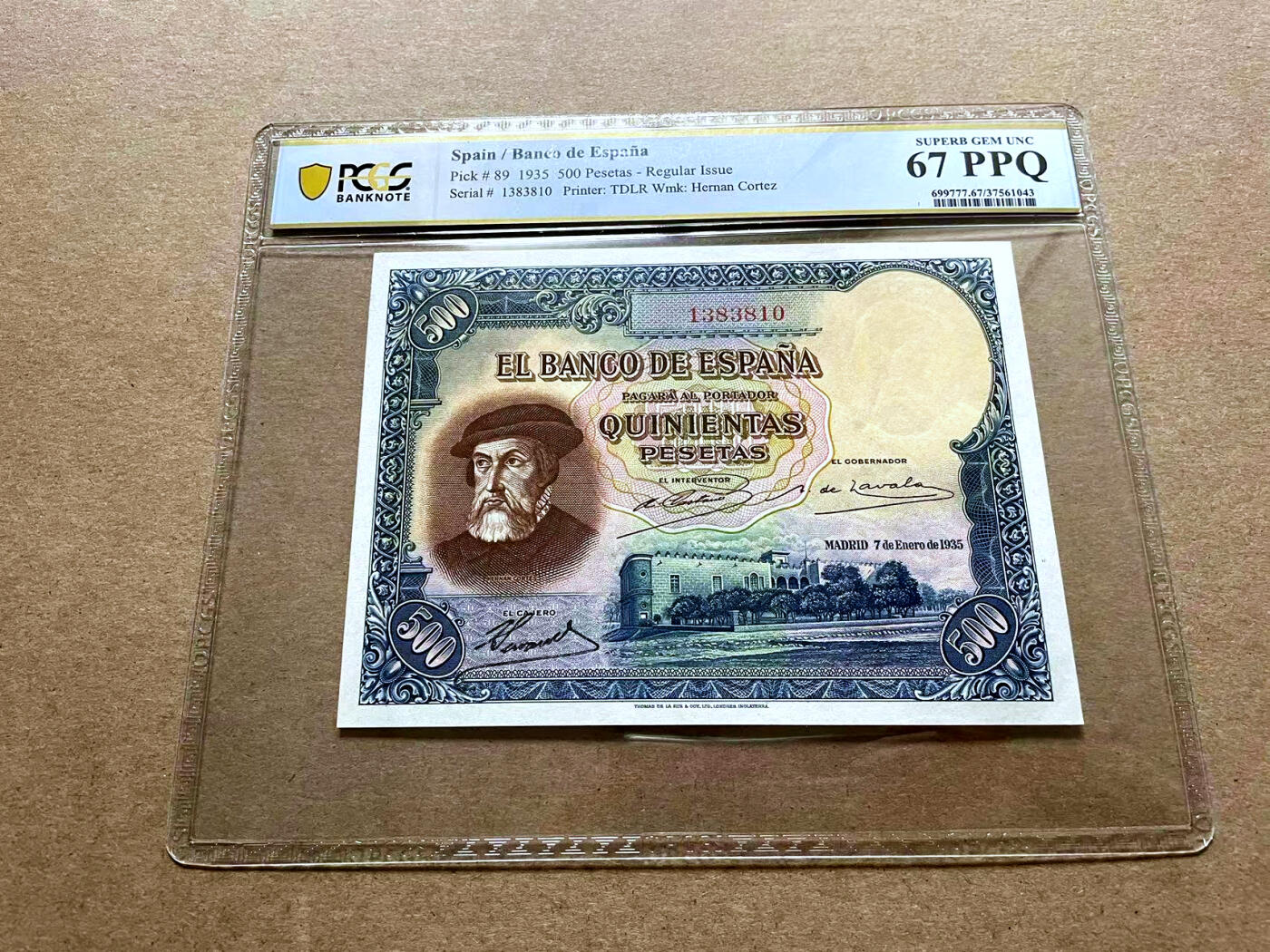 【Blue Auction】✨世界纸币精拍第500期盛典——白金之夜🔥🔥🔥 S-【冠军分 无47】西班牙 1935年 500比塞塔 PCGS67EPQ 高分 科尔特斯 经典大方块 雕刻非常细腻大气 值得珍藏 背面描述科尔特斯到达墨西哥后烧毁了他的船只，以说服他的部下们，没有回头路的场景。最终科尔特斯以破釜沉舟之势，以600人征服250万印第安人，塑造了西班牙征服者的传奇人生。