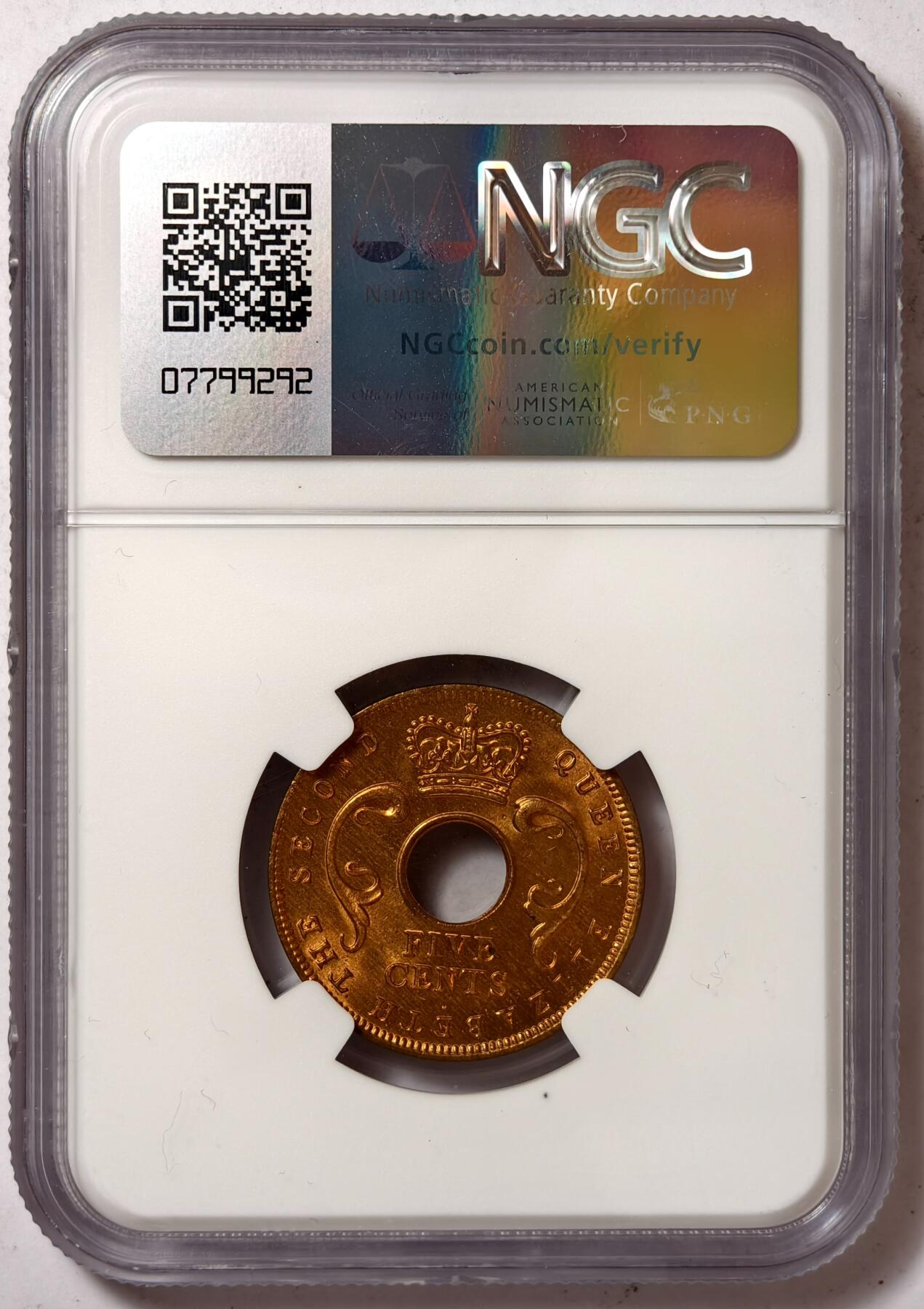 紫瑗钱币——第428期 英属东非 1956年 H版 伊丽莎白二世 5分 铜币 NGC MS65 RD