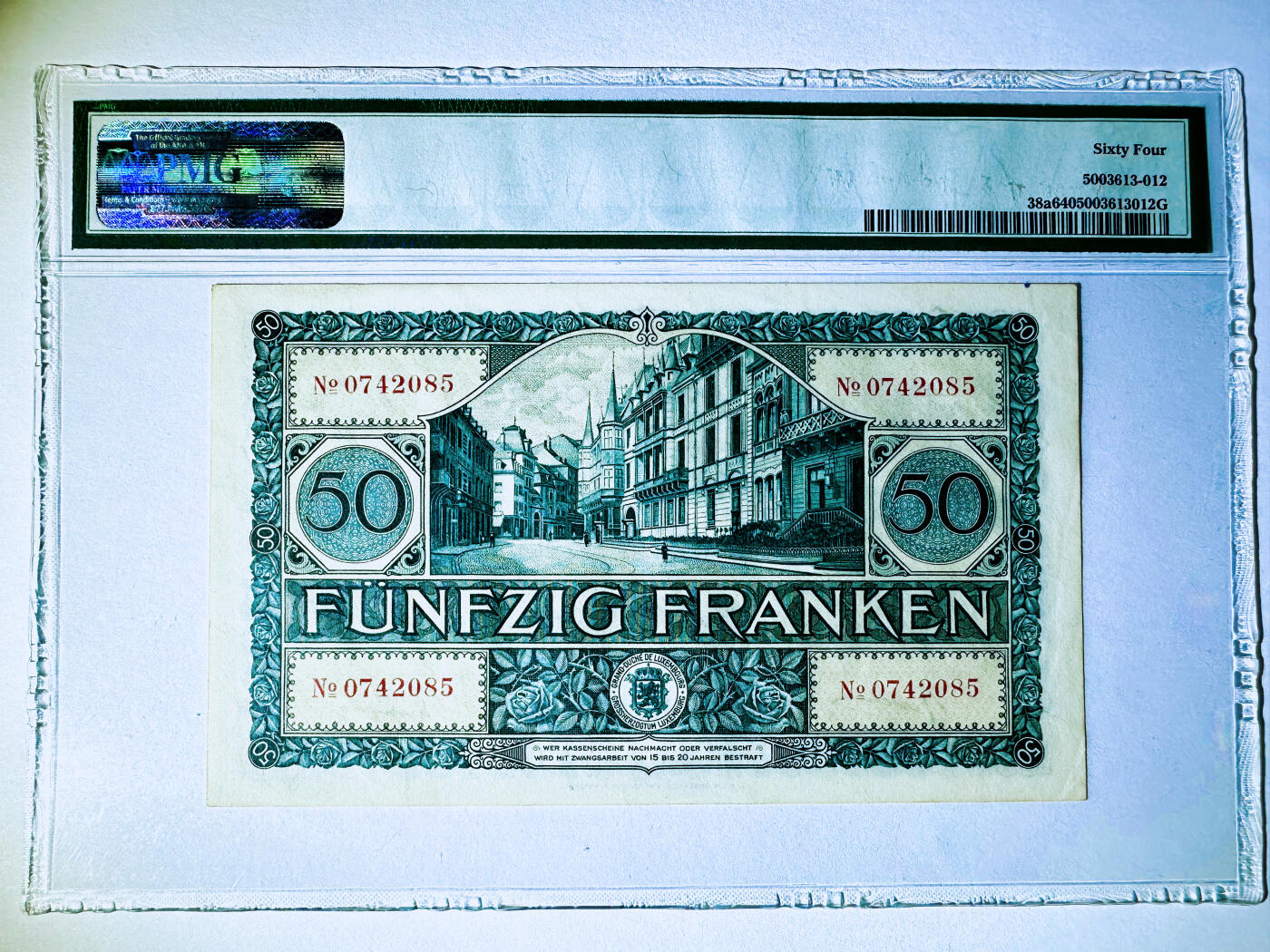 【Blue Auction】✨世界纸币精拍第500期盛典——白金之夜🔥🔥🔥  L-卢森堡 1932年50法郎 JEZ设计 葡萄纹饰清新耐看 女大公夏洛特 背面街景 PMG64 