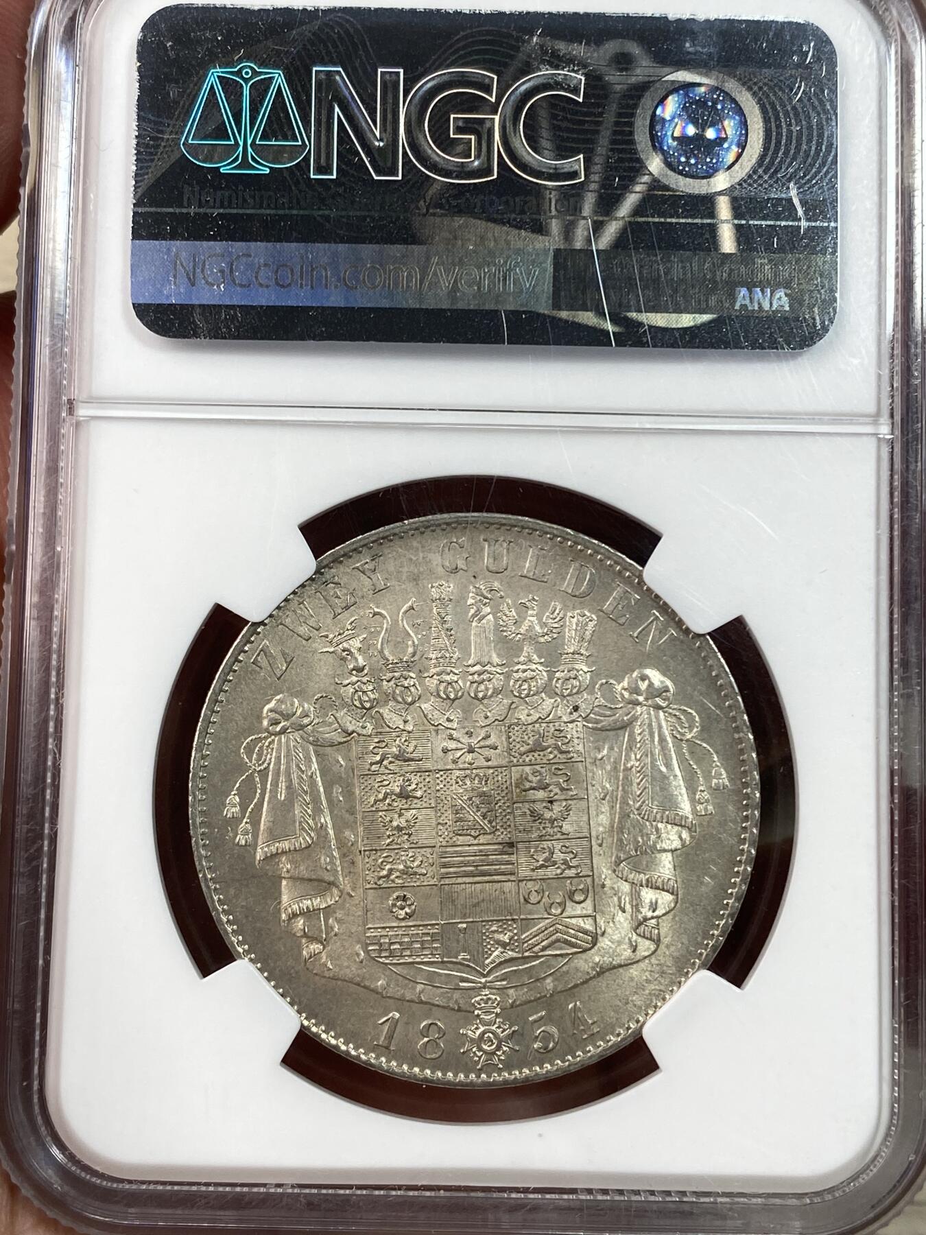 万国钱币拍卖第028期（花前月下●同享良章美币） NGC MS63 1854年德国萨克森-梅宁根流通2盾大银币 梅宁根的盾徽有一说一非常精美 特别高分高品更能表现出精湛的工艺 