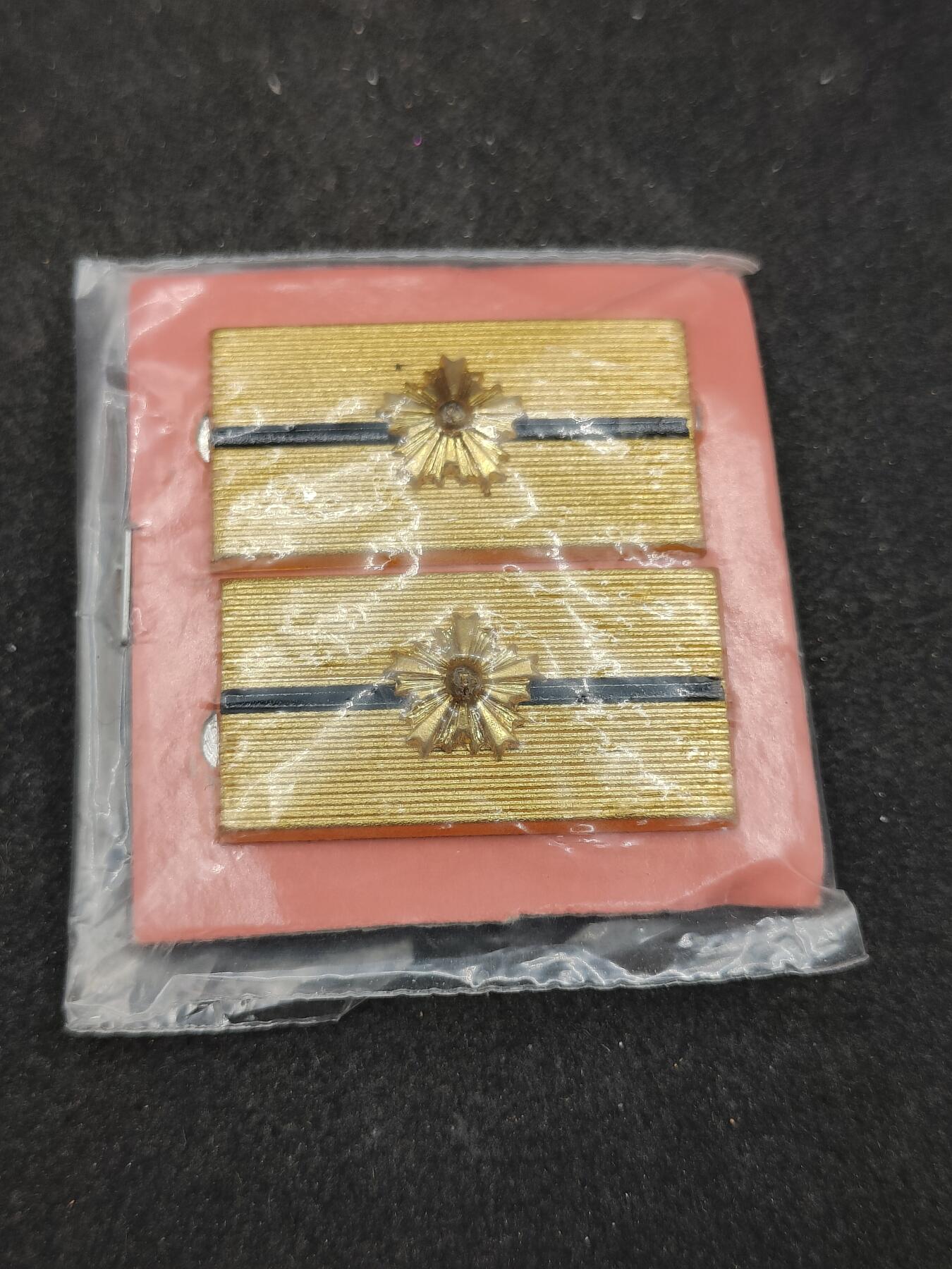 全场0元起拍 第170期 咸鱼国勋章拍卖专场 7月3日（周三）下午6：00开始 日本警察领章一对 警部补阶级