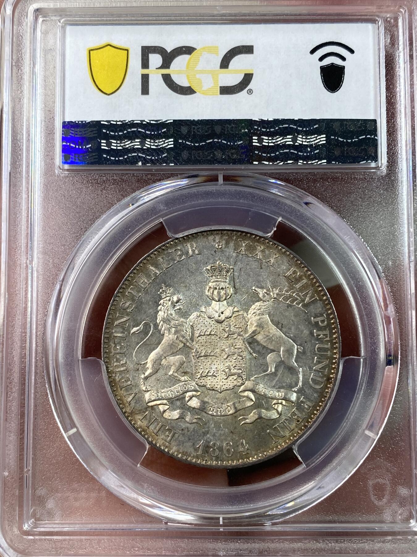 万国钱币拍卖第028期（花前月下●同享良章美币） PCGS MS65 1864年德国符腾堡狮鹿盾徽流通1泰勒 恰到好处的金彩覆盖在原光层饱满的币面上 底板类镜面质感 流通系列中有不小难度的品种之一 PC唯一冠军分