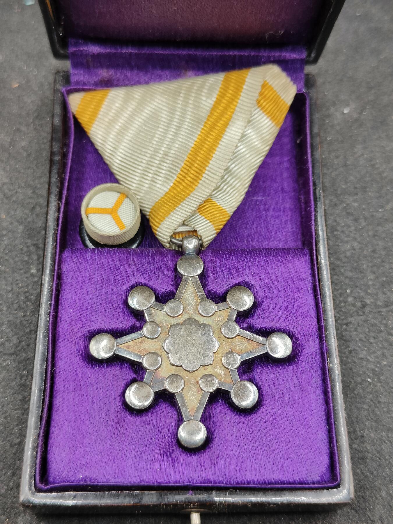 全场0元起拍 第170期 咸鱼国勋章拍卖专场 7月3日（周三）下午6：00开始 明治时期 日本八等瑞宝章银制带盒略