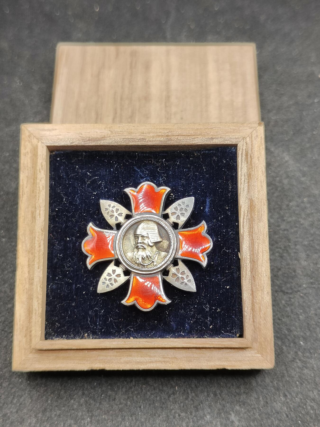 全场0元起拍 第170期 咸鱼国勋章拍卖专场 7月3日（周三）下午6：00开始 日本战时 军人伤痍纪章 战伤 银制