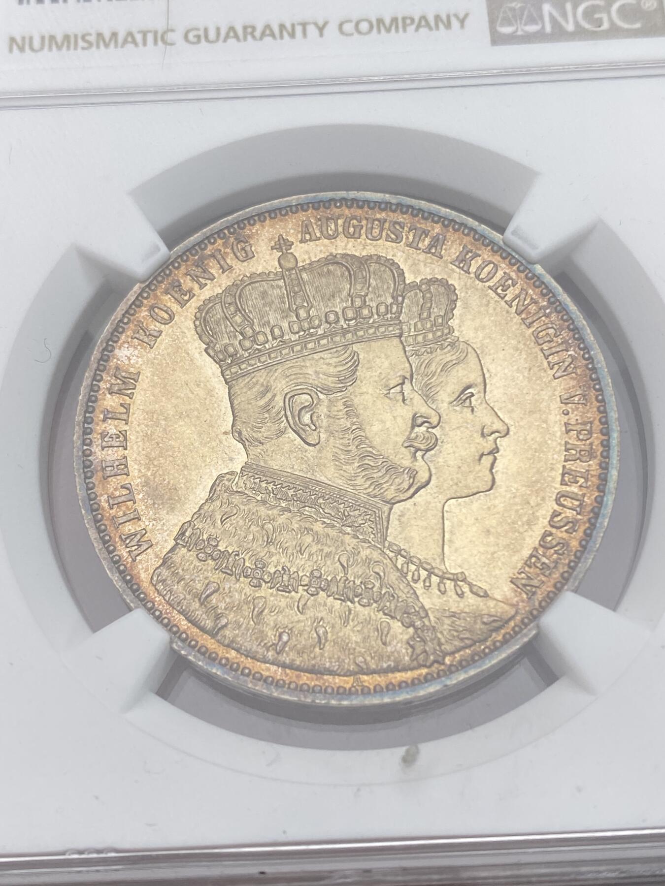 万国钱币拍卖第028期（花前月下●同享良章美币） NGC UNCD 1861年德国普鲁士威廉一世加冕纪念1泰勒 流通之王 经典的毛衣泰勒 金彩裹身