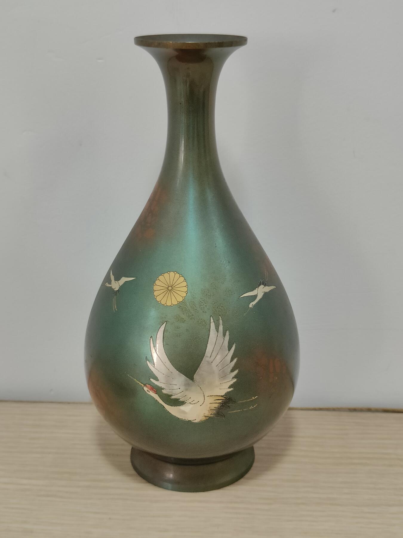 全场0元起拍 第170期 咸鱼国勋章拍卖专场 7月3日（周三）下午6：00开始 日本授勋纪念瓷瓶 高27CM