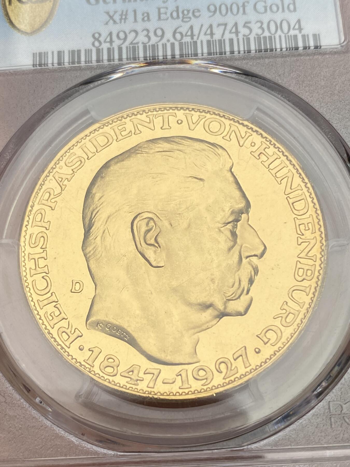 万国钱币拍卖第028期（花前月下●同享良章美币） PCGS SP64 1927年德国魏玛共和国总统兴登堡80大寿5马克形制大金章 23G左右，哥茨广为流传的一款经典设计，镜面精制的底板与喷砂感浓厚的高点相互辉映，如果放在N盒里应该是PFCAM的存在。