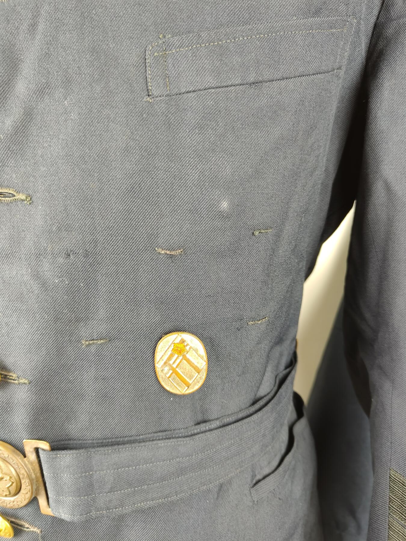 全场0元起拍 第170期 咸鱼国勋章拍卖专场 7月3日（周三）下午6：00开始 日本早期 消防团团长制服一套 胸围105 肩宽48 衣长70 袖长56 腰围98 裤长100