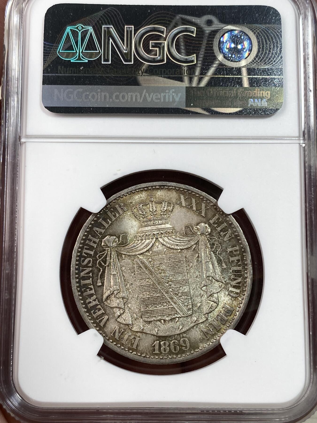万国钱币拍卖第028期（花前月下●同享良章美币） NGC MS65 1869年德国萨克森-阿尔滕堡邦徽流通1泰勒 原味实物状态炸裂 丝绸光完全暴露 NGC亚军分 非常难得的高质量小邦泰勒