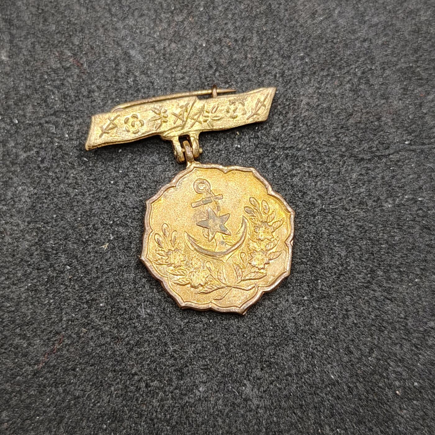 全场0元起拍 第170期 咸鱼国勋章拍卖专场 7月3日（周三）下午6：00开始 日本战时 爱国妇人会特别会员章