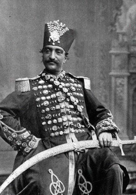 【Blue Auction】✨世界纸币精拍第500期盛典——白金之夜🔥🔥🔥 P-【珍品 仅1张更高分p3s第一套样钞 带签名 无大孔和红字 主图完整】波斯帝国 1890-1923年5Tomans(当时与金币币值挂钩）票幅大 视觉效果更震撼 小花的底纹设计更精美 让人悦目 BWC出品雕刻精美 狮子拿大刀 国王纳赛尔丁·沙 是恺加王朝在位时间最长的君主 实钞存世都是烂品居多影响欣赏 该面值样钞能达到如此绝的品相也是凤毛麟角 非常值得收藏的一张 历史价值很高