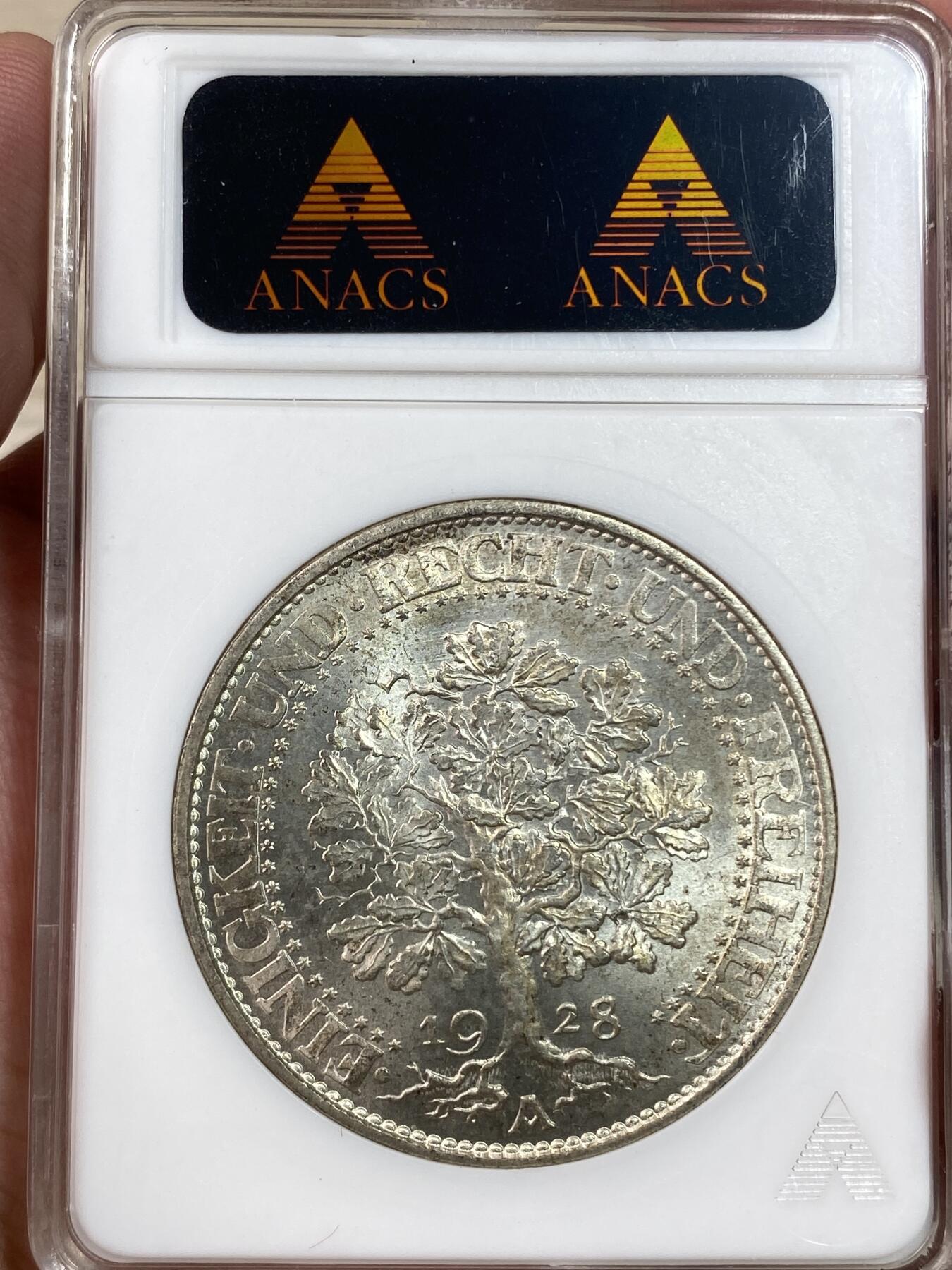 万国钱币拍卖第028期（花前月下●同享良章美币） ANACS MS64 1928年德国魏玛共和国橡树5马克 淡金彩高分好状态，丝滑强霜光，打制极佳，绝版小白盒，自藏品质，送N/P复评可能有惊喜。