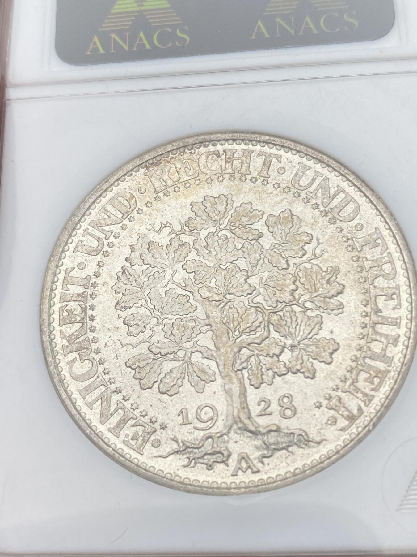 万国钱币拍卖第028期（花前月下●同享良章美币） ANACS MS64 1928年德国魏玛共和国橡树5马克 淡金彩高分好状态，丝滑强霜光，打制极佳，绝版小白盒，自藏品质，送N/P复评可能有惊喜。