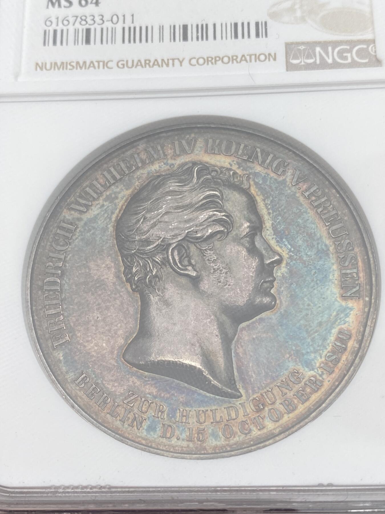 万国钱币拍卖第028期（花前月下●同享良章美币） NGC MS64 1840年德国普鲁士威廉四世克承大统继国王位加冕纪念大银章 焕蓝彩加持 普鲁士经典名誉加冕系列的开山之作 后续的威廉一世 二世均以此设计为蓝本 
