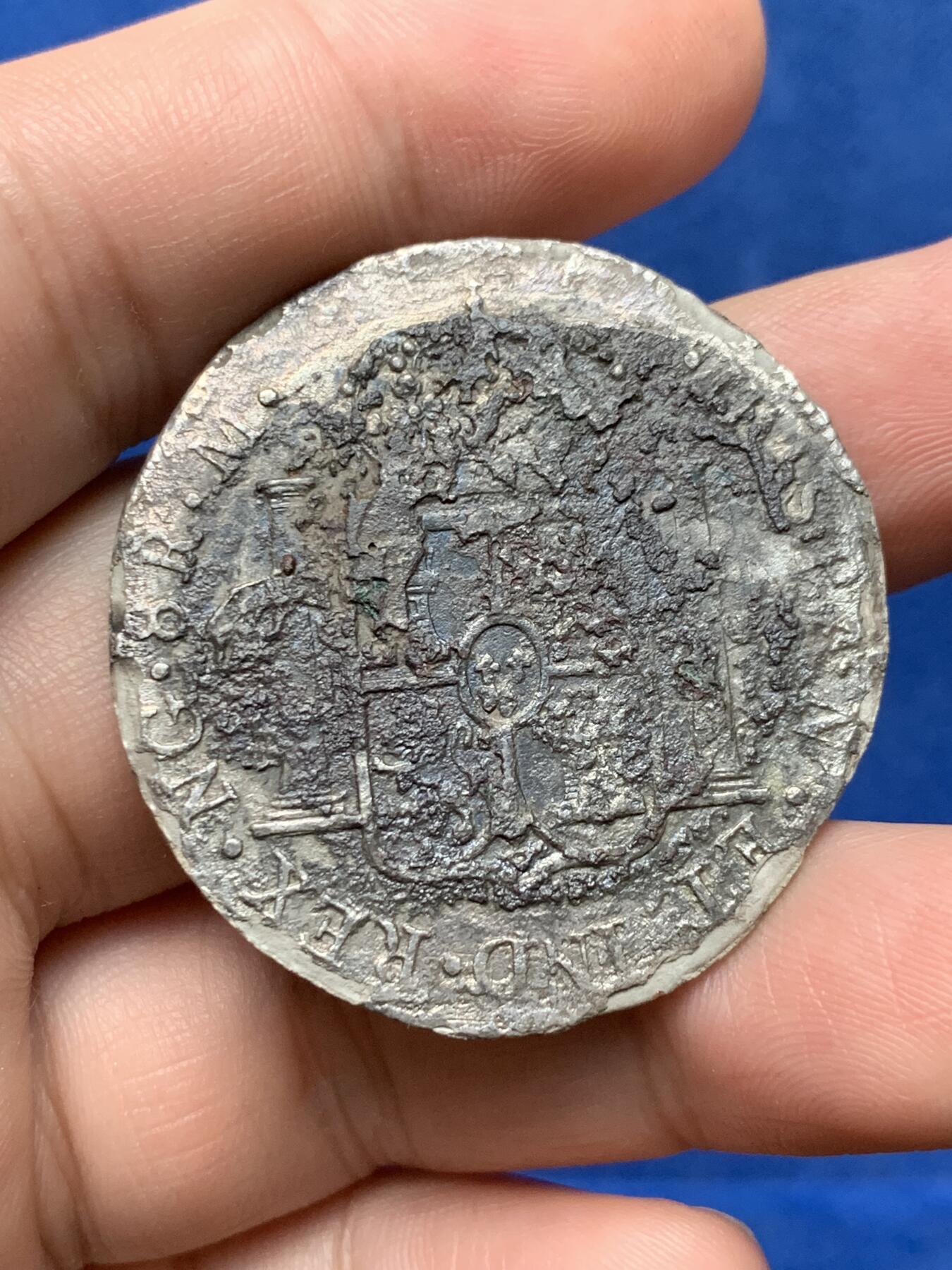 《竞宝斋》第284场- 周日，周一 2场连拍 （全场包邮） 海捞危地马拉费七双柱大银币 NG厂标清晰 趣味品 余重21.6g